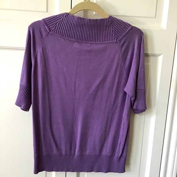 Jones New York Lavender V-Neck Top Size Medium - Picture 5 of 6